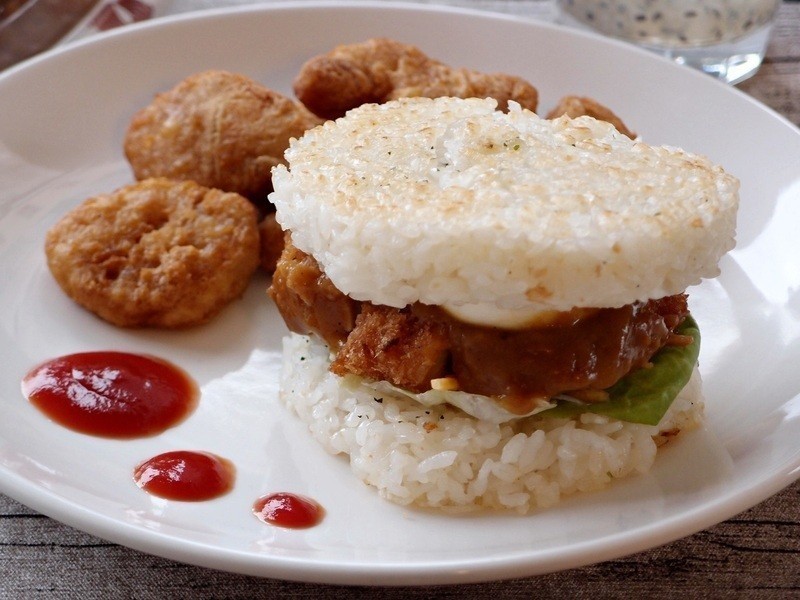 鸡排咖哩米汉堡的做法