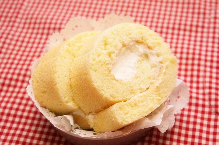 戚风奶油蛋糕卷的做法