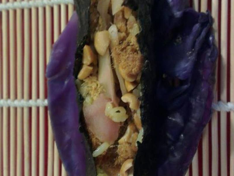 ����ɫ�ס���Ҷ������˾������