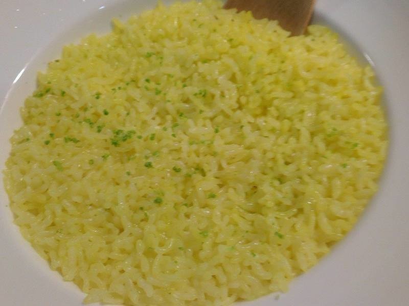 ����ɫ�ס���Ҷ������˾������