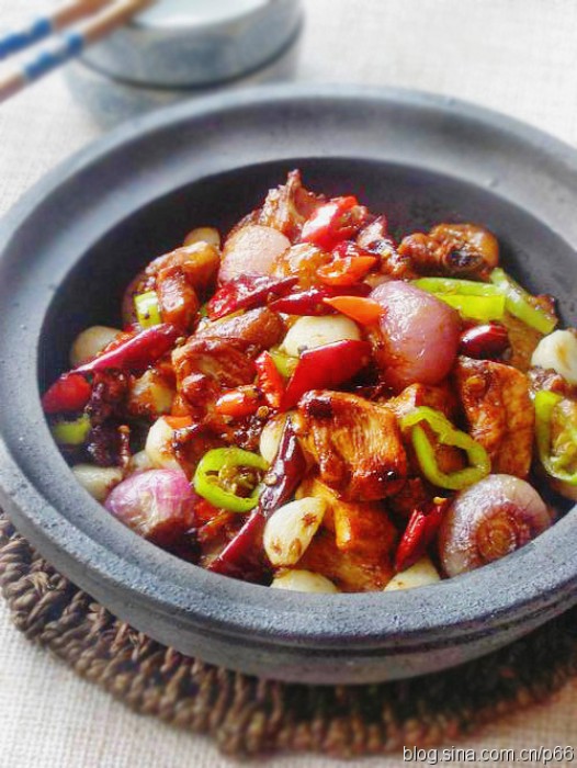 干葱蒜子土鸡煲的做法