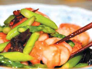 芦笋炒虾仁的做法