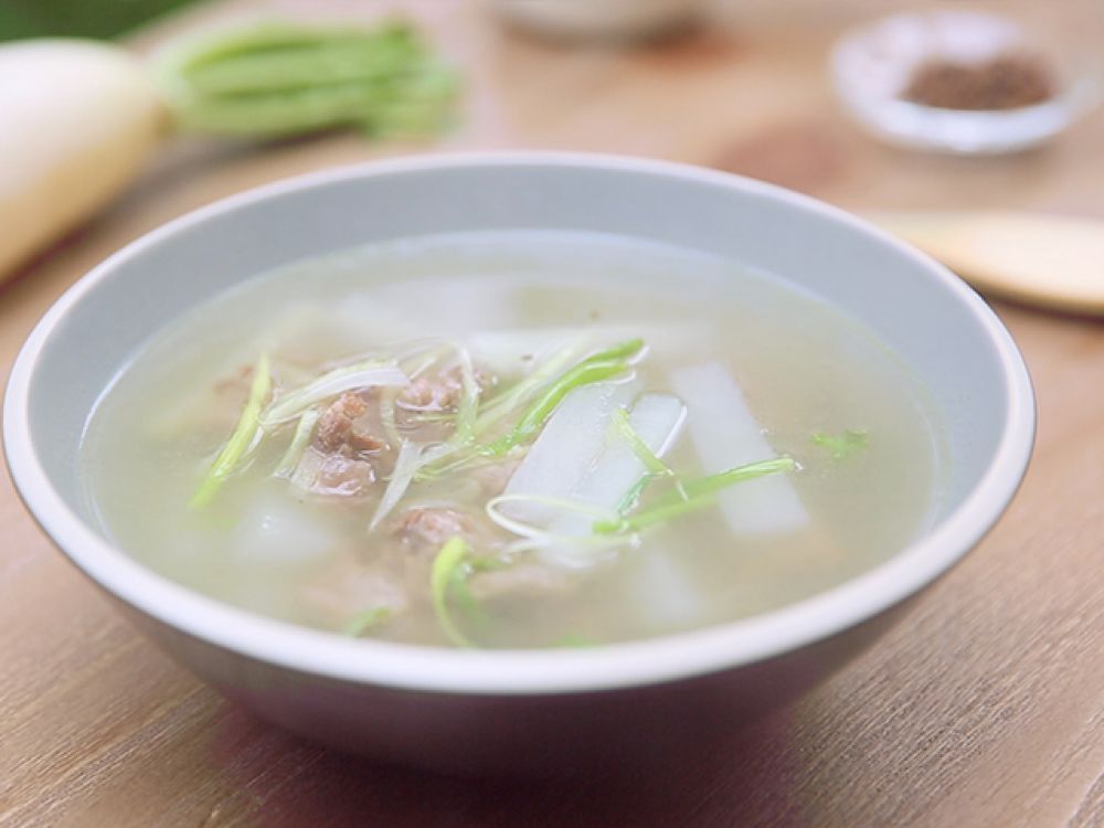 萝卜清汤牛腩的做法