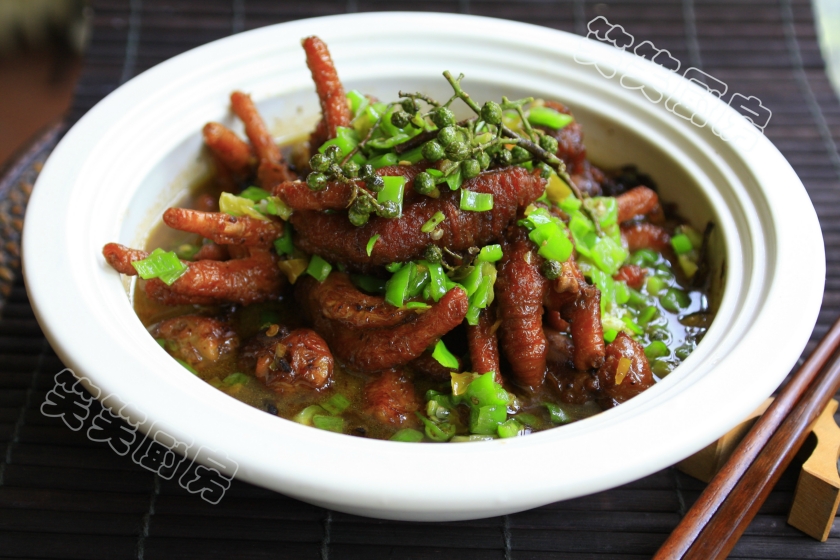 喝啤酒配重口味的——豉汁青麻椒虎皮凤爪的做法