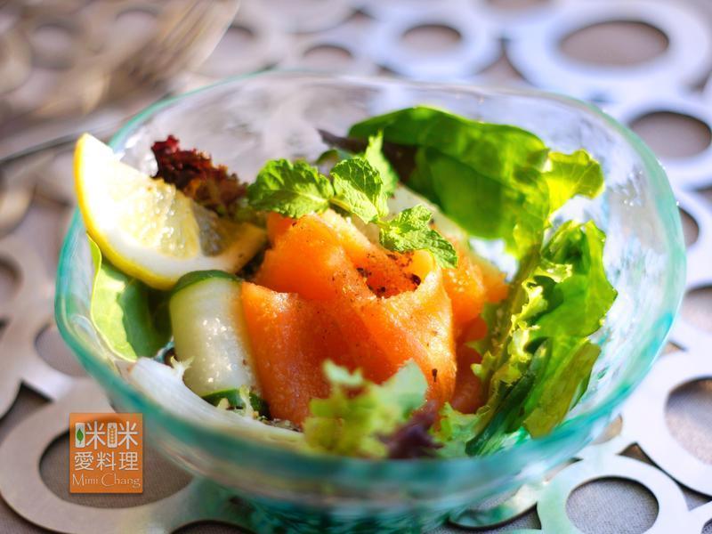 Mimi?烟燻鲑鱼夏威夷豆沙拉的做法