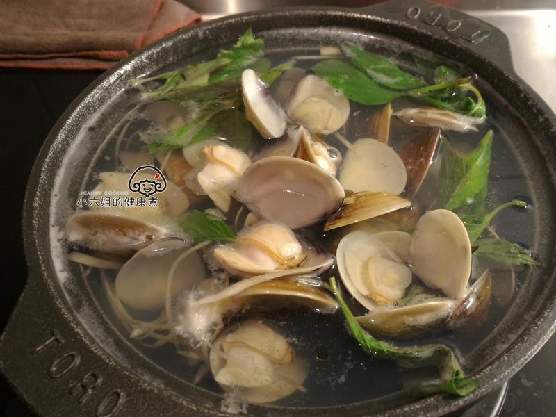 塔香蒜味蛤蜊汤的做法