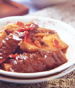 肥肠茄子煲的做法