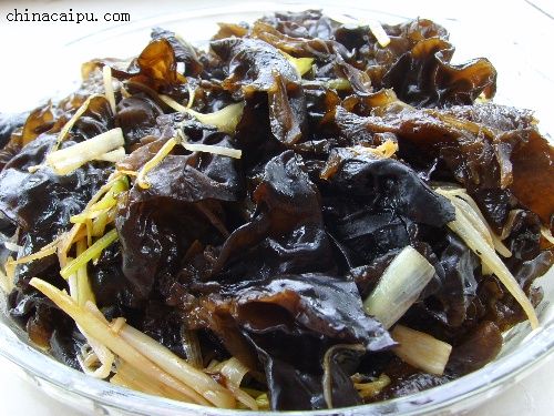 葱烧木耳的做法