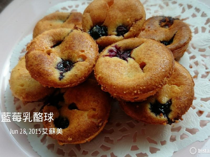 蓝莓乳酪球的做法