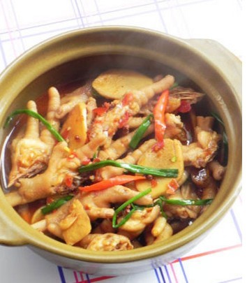 四川家常烧鸡爪的做法