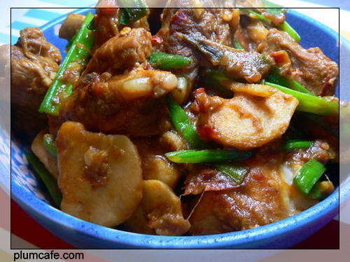 排骨炖芋头的做法