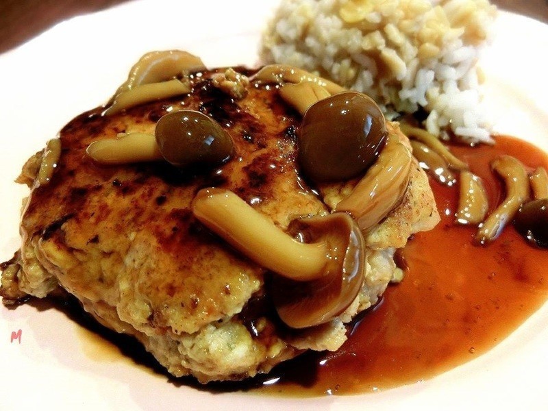 日式汉堡排佐菇菇酱的做法