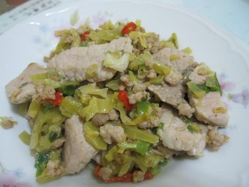 酸菜猪肉的做法