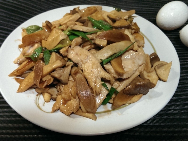 三杯杏鲍菇鸡柳的做法