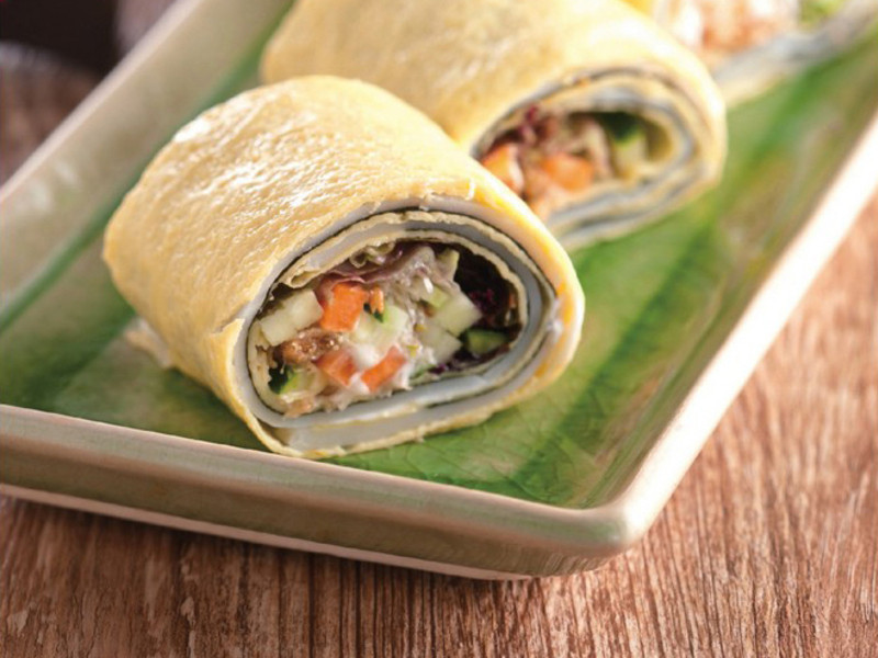 蛋皮粄条沙拉卷的做法