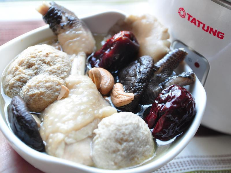 猴头菇腰果炖鸡汤的做法