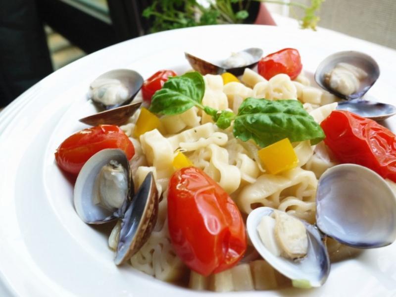 �����~����������������