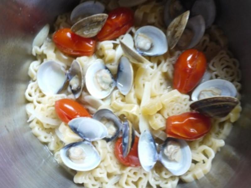 �����~����������������