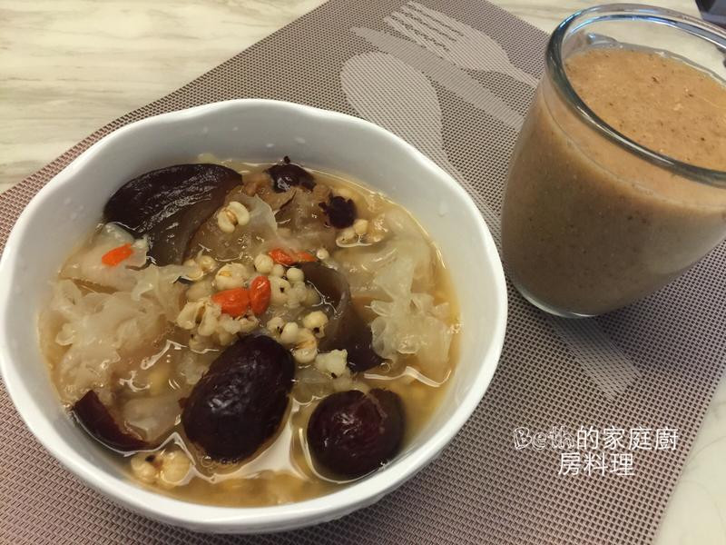 薏仁双耳养生美容汤的做法