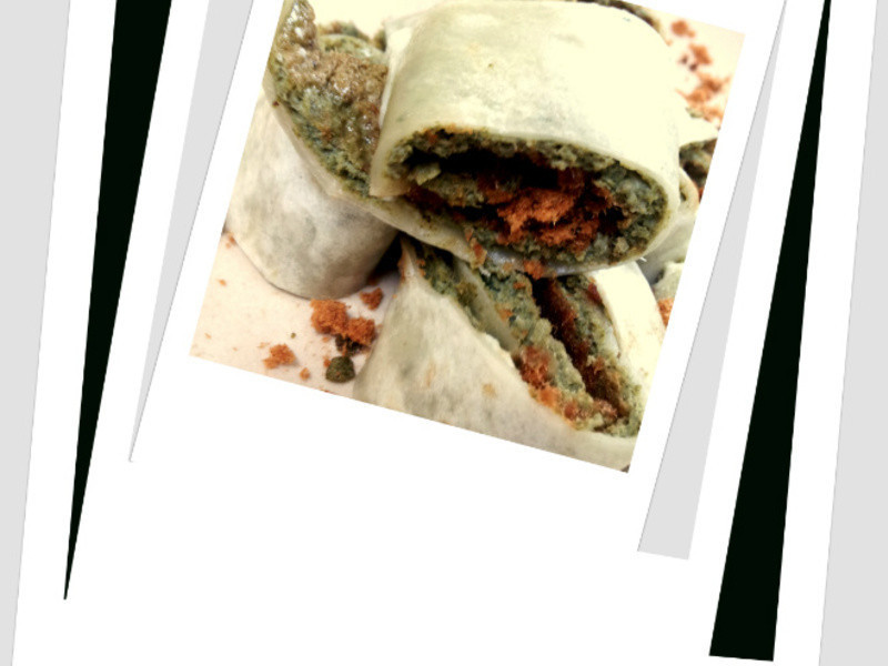 青酱肉松蛋饼的做法