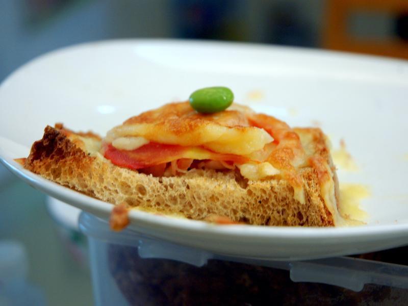 面包佐起司香煎鲑鱼『家乐福厨神大赛』的做法