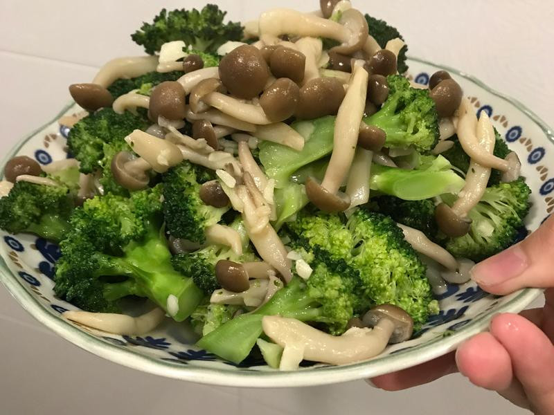 菇菇花椰菜的做法