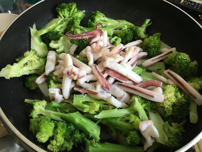 健康低卡软丝青花菜的做法