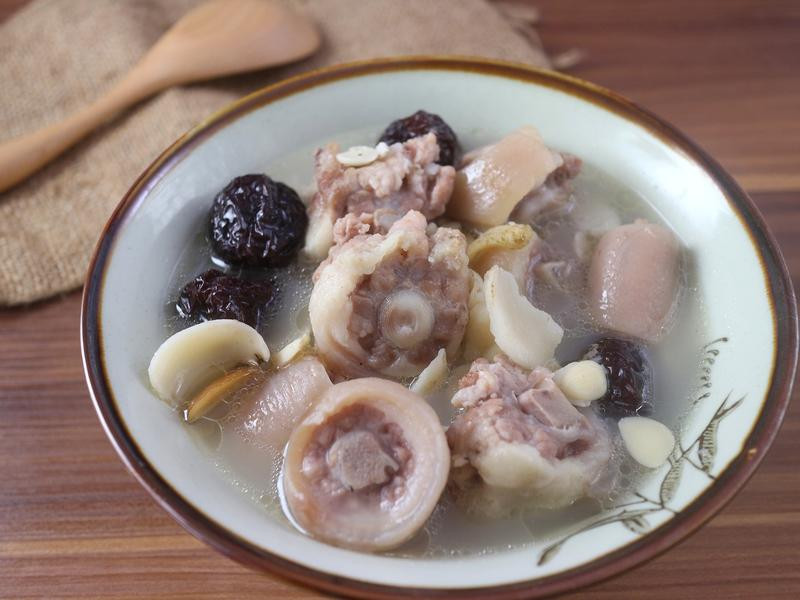 �ٺ�����β��������