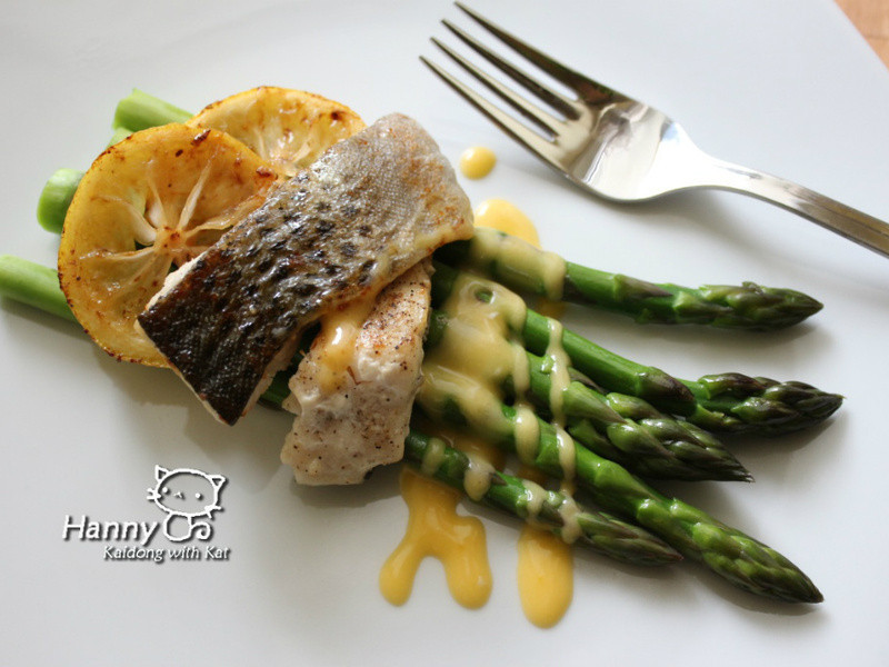 鳟鱼芦笋 佐荷兰酱的做法
