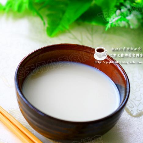 夏天来一碗冰豆浆的做法