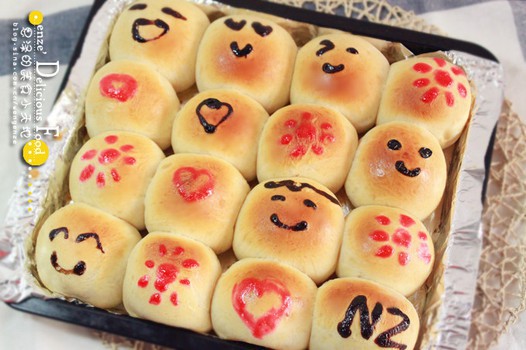 表情牛奶排包的做法