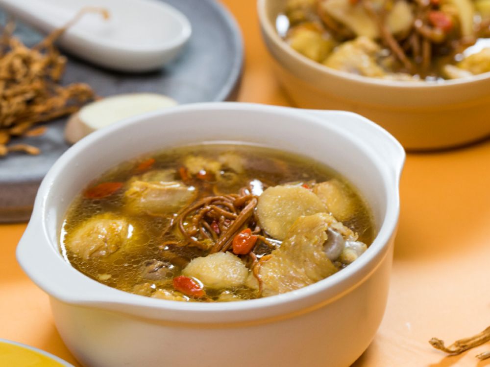 虫草花淮山杞子鸡汤的做法