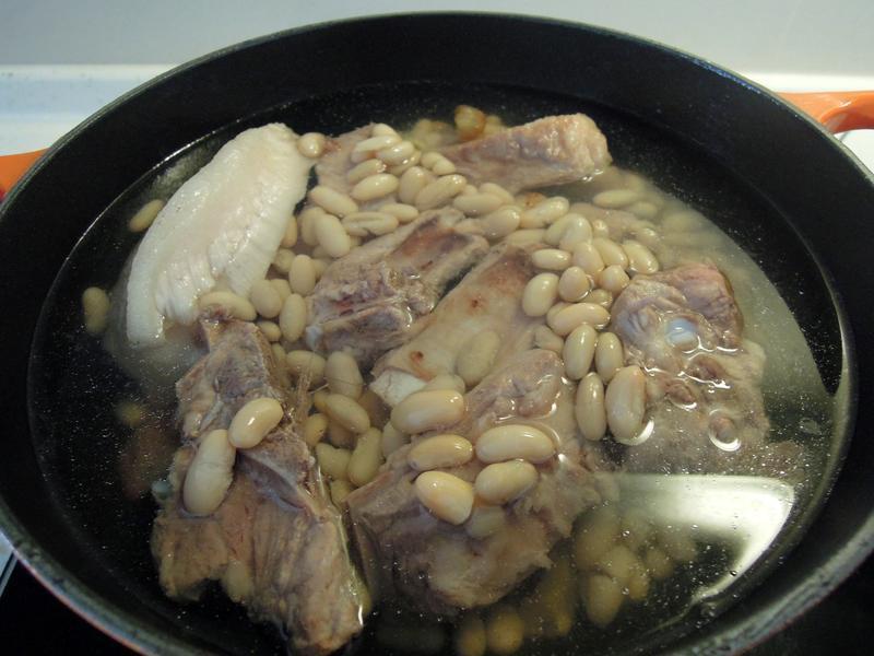 �׶���ͷ���Źǵ�����