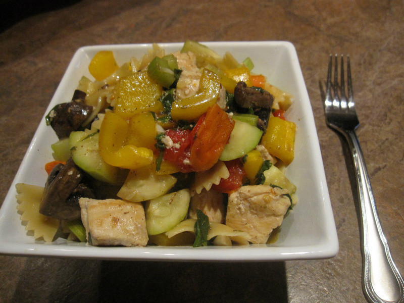 烤蔬菜鸡肉蝴蝶面的做法