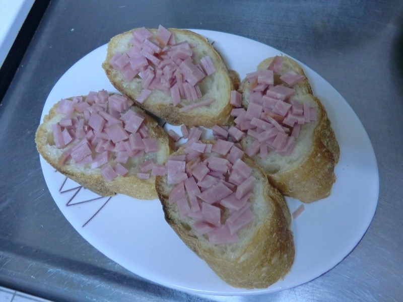 �h������������