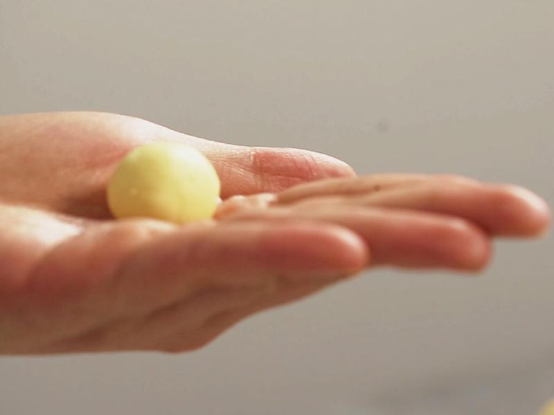 ��ɫѩ����ɵ�����