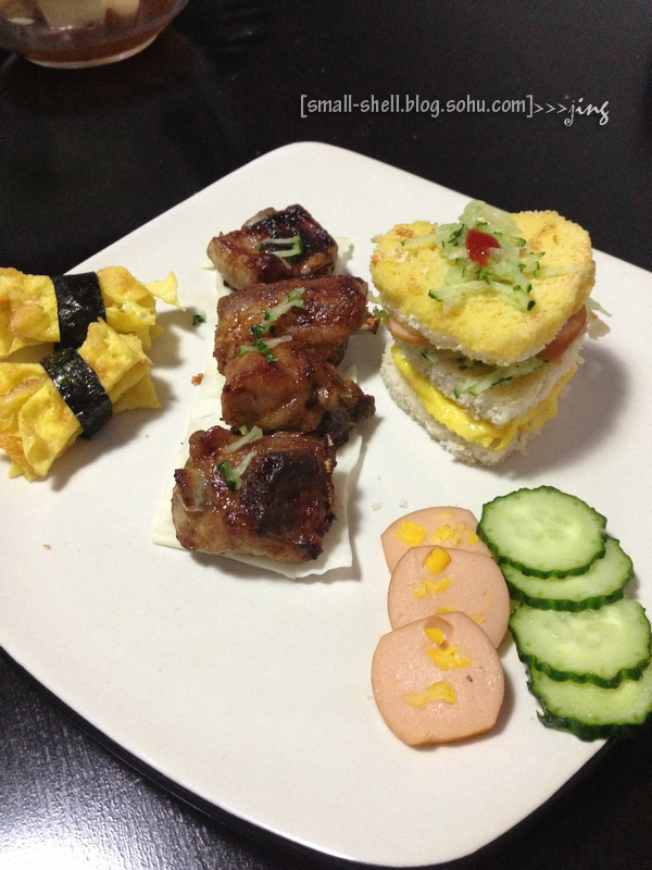 有肉有蛋爱心煎馒头早餐的做法