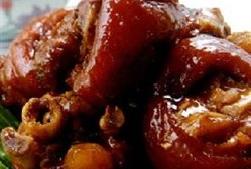 三杯卤猪脚的做法