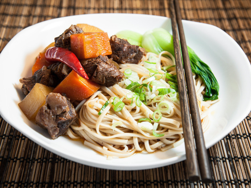 红烧牛肉拌面的做法