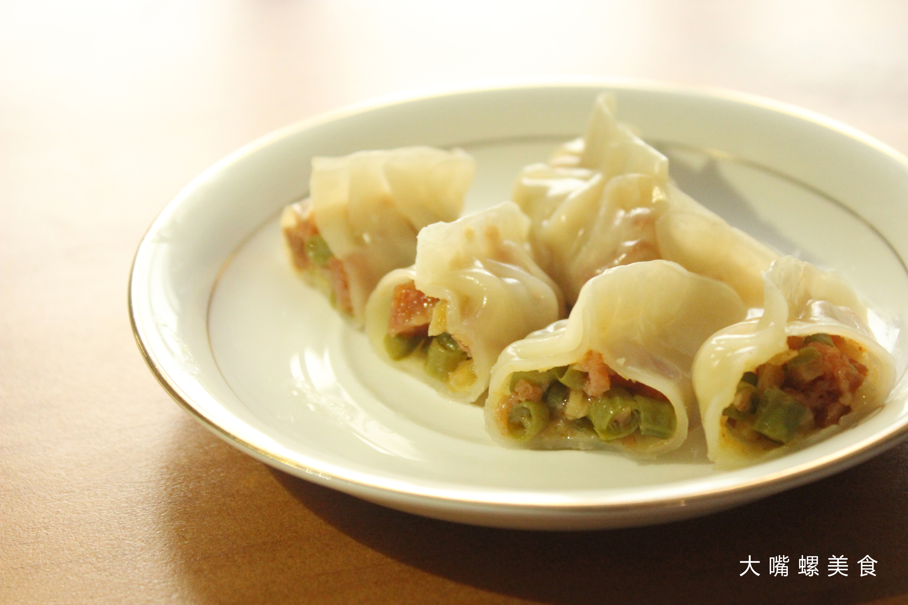 酸笋辣条饺子的做法