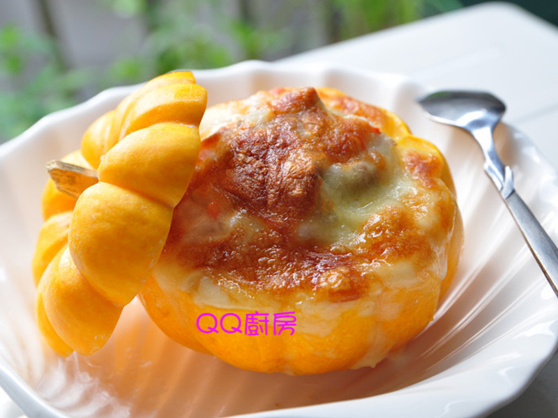 焗烤牛肉粥南瓜盅的做法