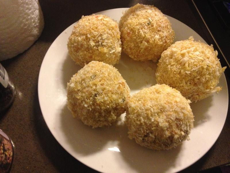 鲑鱼起司炸饭团的做法