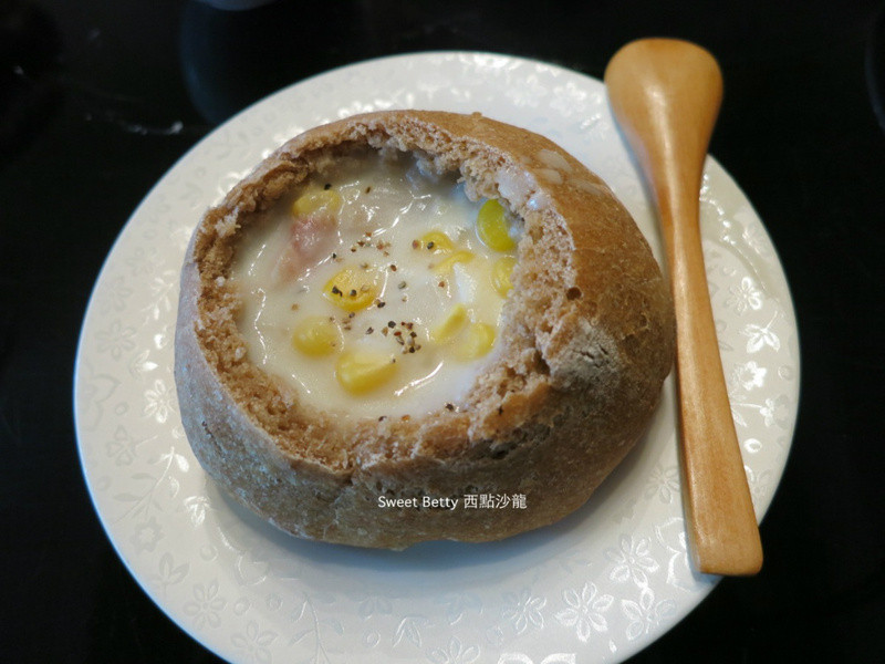 玉米浓汤面包盅~五分钟免揉面包的做法