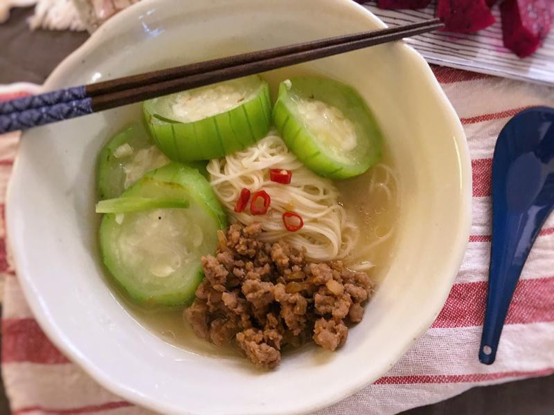 丝瓜肉末面线的做法