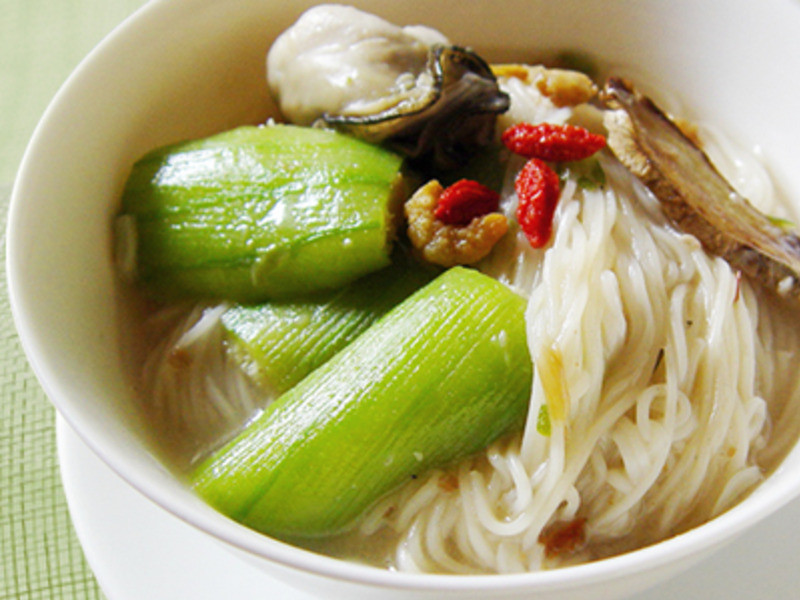 鲜蚵丝瓜面线的做法