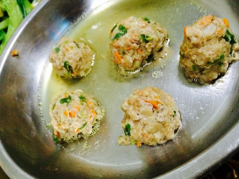 С�˰���ɫ�����ӵ�����