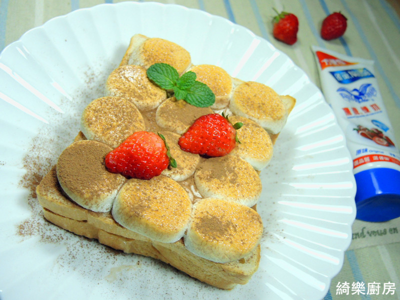草莓棉花糖土司的做法