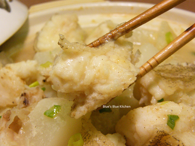 砂锅味增鱼汤的做法