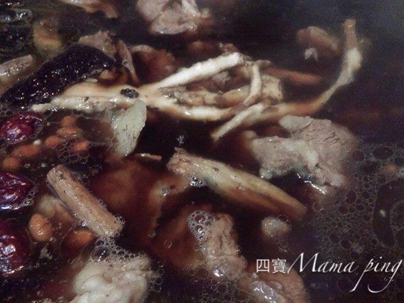 药膳十全炖排骨的做法