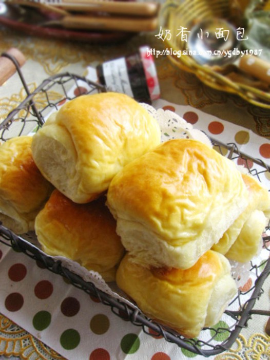 奶香小面包的做法